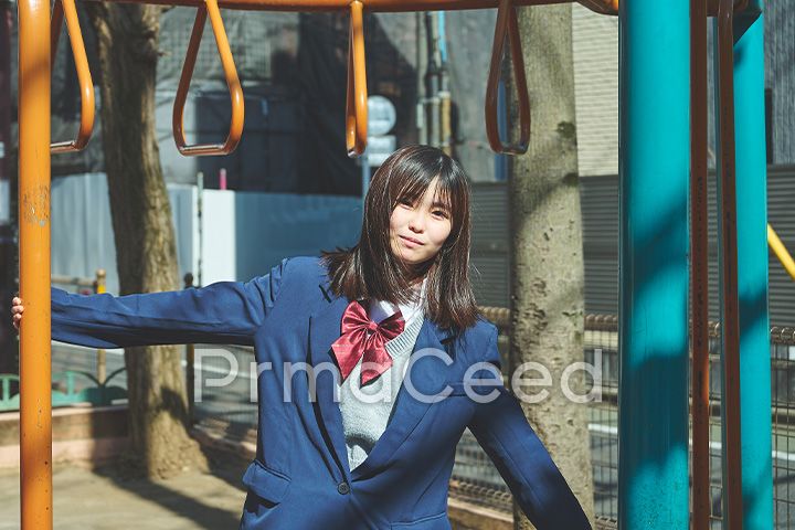 順調な女子校生活が、学校側の手違いで暗転